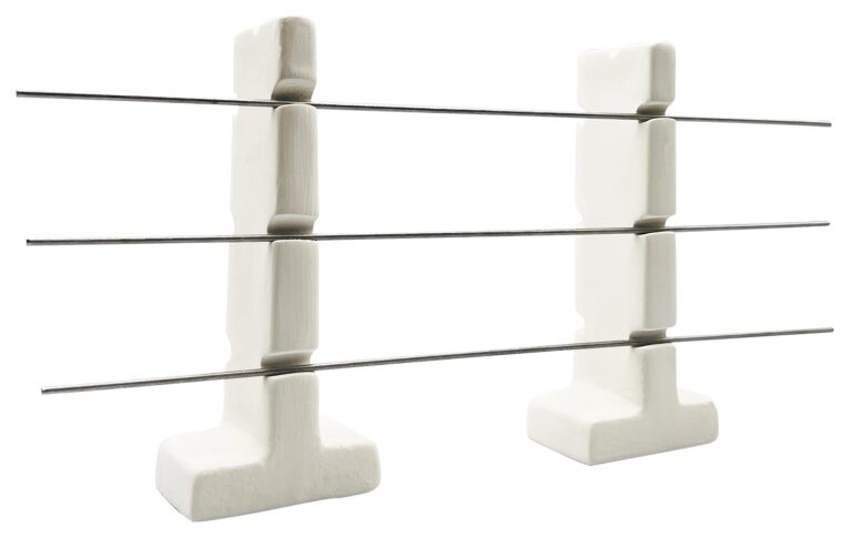 White ceramic supports with three horizontal metal rods